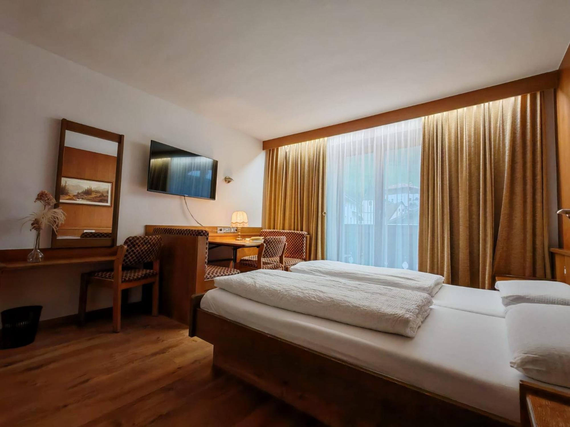 Hotel Alpenblick 3*